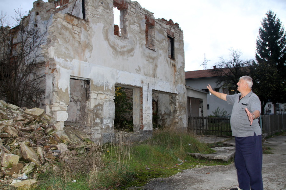 Porušena kuća porodice Aleksandra Vučića (Foto: Arhiv/Anadolija)
