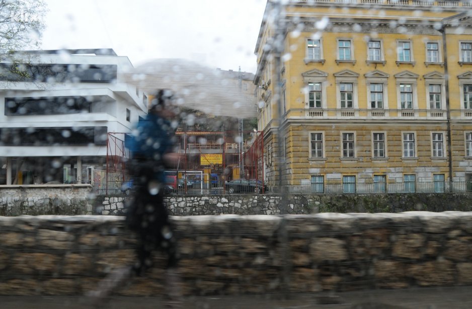 Kiša u Sarajevu (Foto: Nedim Grabovica/Klix.ba)