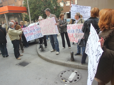 Sa današnjih protesta ispred Općinskog suda BiH (Foto: Klix.ba)
