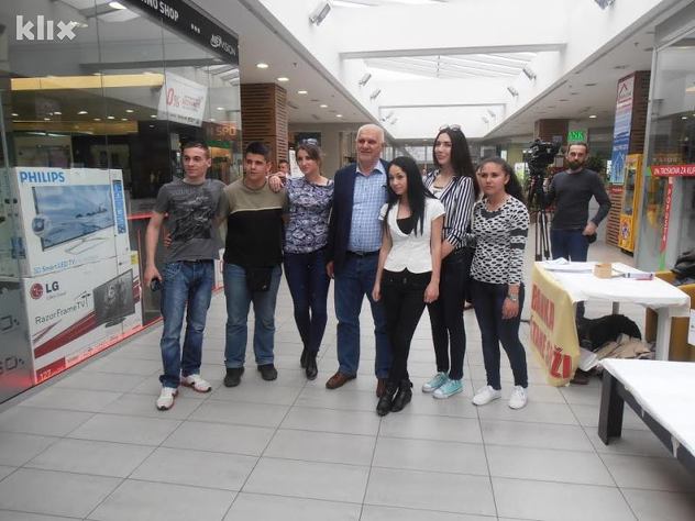 Senaid Memić sa učesnicima akcije