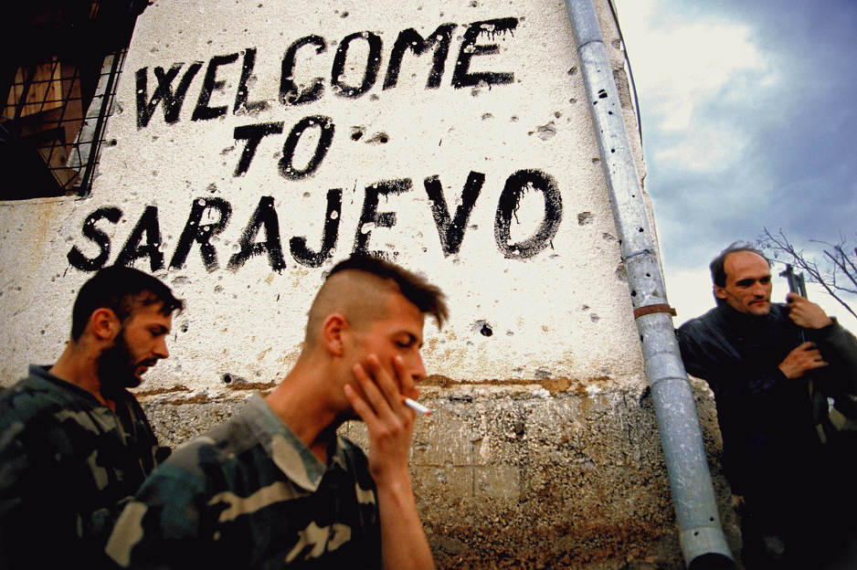 Vojnici u opkoljenom Sarajevu (Foto: Ron Haviv)