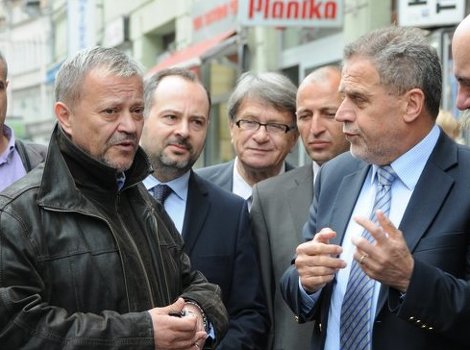 Bandić u Sarajevu: Vredniji mi je stisak ruke građana ovog grada od ...