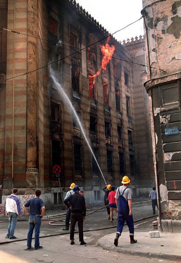 Požar u Vijećnici avgusta 1992. godine