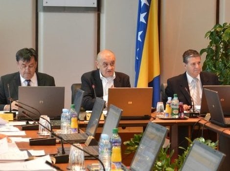 200.000 KM za troškove angažiranja helikoptera na poplavljenim područjima