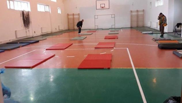 Pripreme za smještaj porodica iz Željeznog Polja (Foto: zepce.ba)
