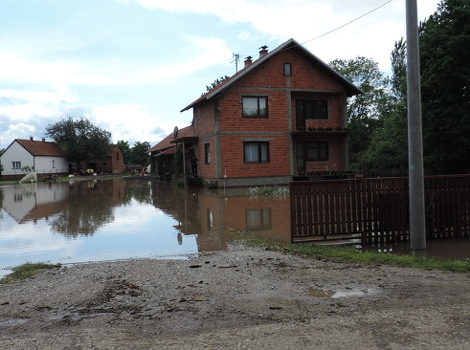 Kuće u Batkoviću pod vodom