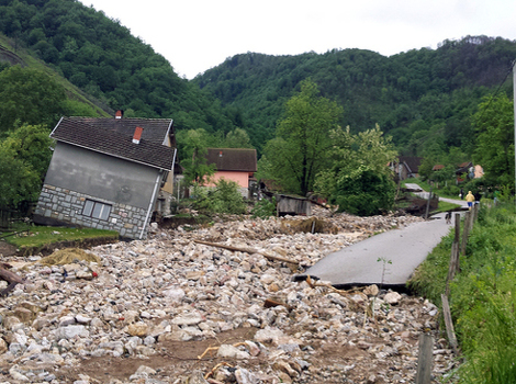 Stručnjaci upozoravaju na klizišta: I najmanja pukotina prima vodu što izaziva pomjeranje tla