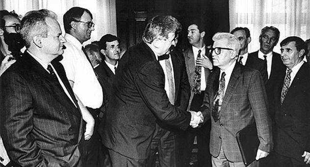 Srpska vrhuška '90-tih na okupu (Foto: E-novine)