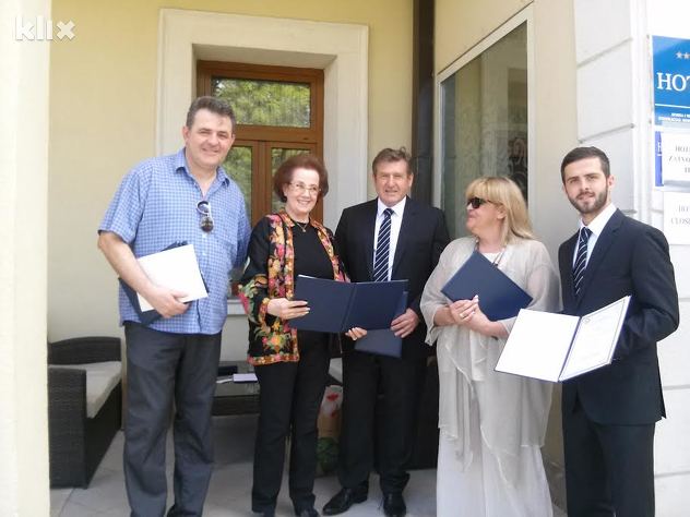 Predstavnici NVO Mala sa Asimom Osim, Safetom Sušićem i Miralemom Pjanićem