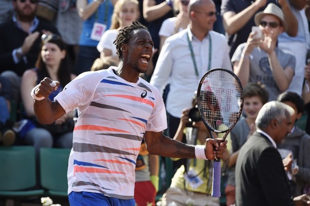 Gaël Monfils slavi pobjedu nad Fabiom Fogninijem (Foto: AP)