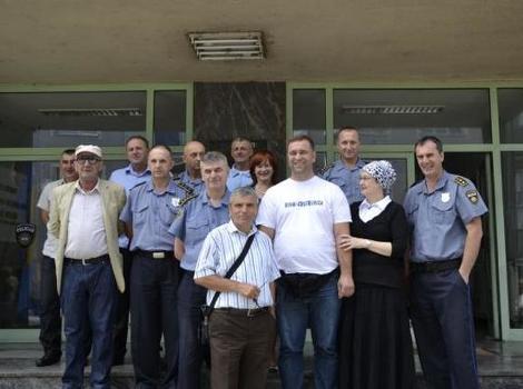 Bihaćki maratonci se spremaju za put u Potočare, Muhamed Zirić krenuo pješice