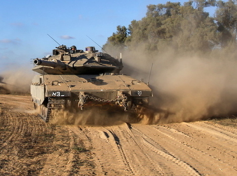 Izraelski tenkovi ulaze u Gazu (Foto: EPA)