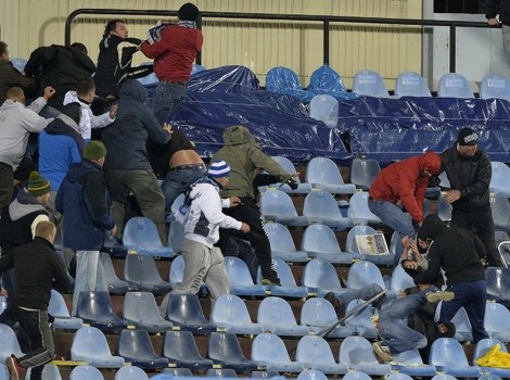 Sukob navijača Slovana i Sparte (Foto: AFP)