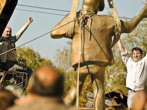 Film "Spomenik Michaelu Jacksonu" - red ljubavi, red politike i red rocka