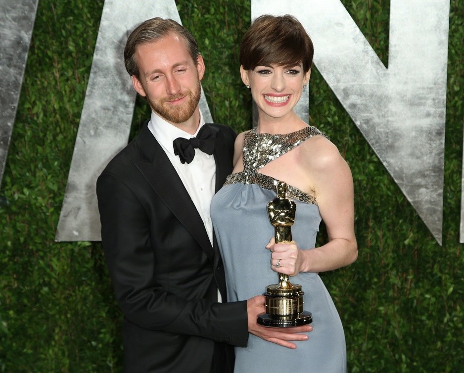 Anne Hathaway i Adam Shulman