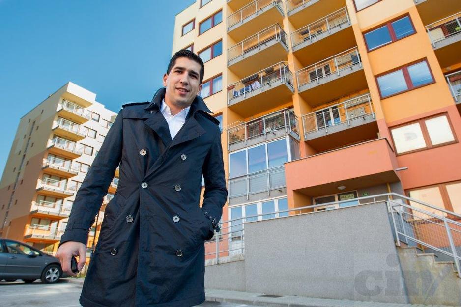 Federalni ministar kulture i sporta Salmir Kaplan kupio je stan u Sarajevu prije pet godina. Istovremeno, svakog mjeseca je iz budžeta primao naknadu za smještaj u ovom gradu (Foto: CIN)