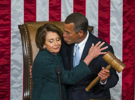 Boehner je nakon reizbora poljubio kolegicu u Kongresu (Foto: EPA)