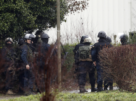 Francuska: Policija započela napad na teroriste