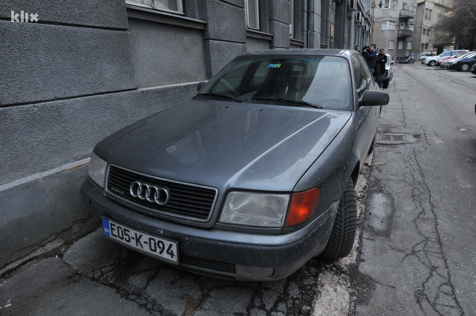 Jedan od oduzetih automobila tokom akcije (Foto: Nedim Grabovica/Klix.ba)