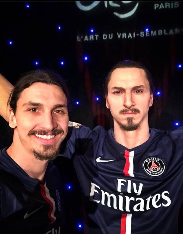 Zlatan pored svoje voštane figure