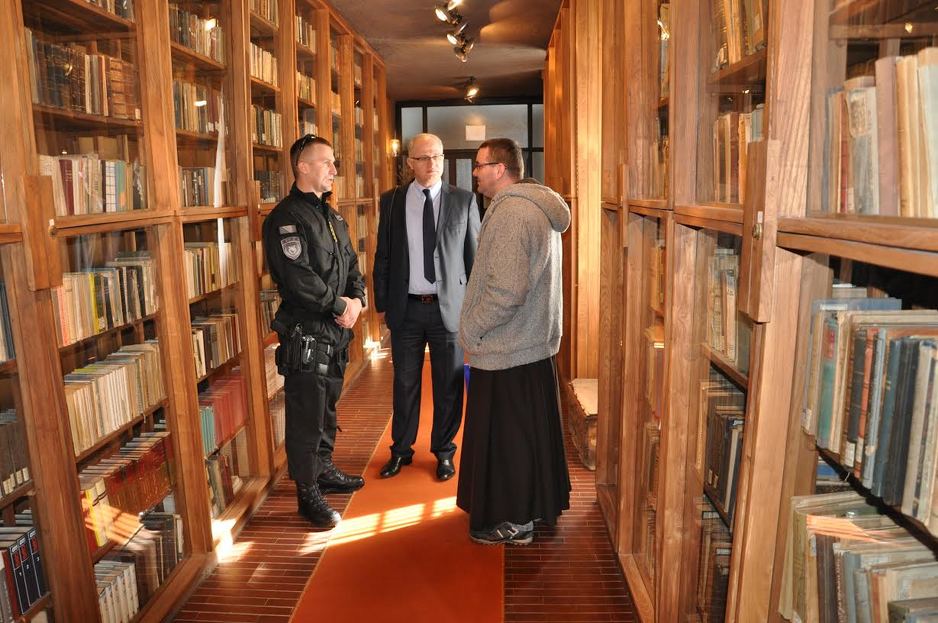 Obišli i eksponate (Foto: SIPA)