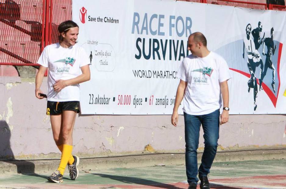Laka je bio učesnik trke Race for Survival