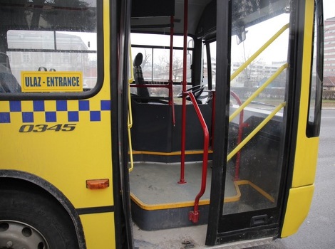 Autobus u kojemu je došlo do incidenta (Foto: Feđa Krvavac/Klix.ba)