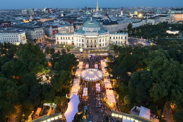Rathausplatz (Foto: Wien.info)