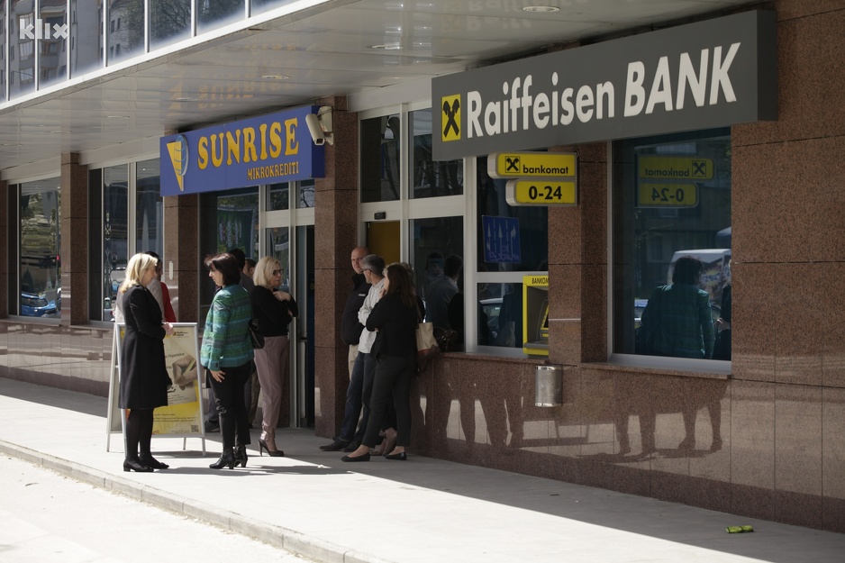 Opljackana Poslovnica Raiffeisen Banke U Sarajevu Klix Ba