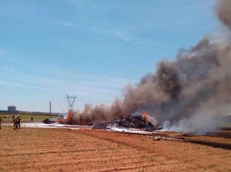 Vojni avion pao blizu aerodroma u Sevilli