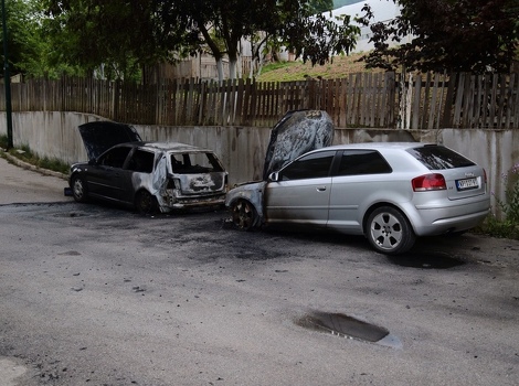 Izgorjela vozila na Šipu (Foto: Feđa Krvavac/Klix.ba)