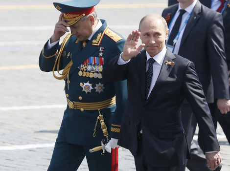Putin i ruski ministar odbrane Sergei Shoigu (Foto: EPA)