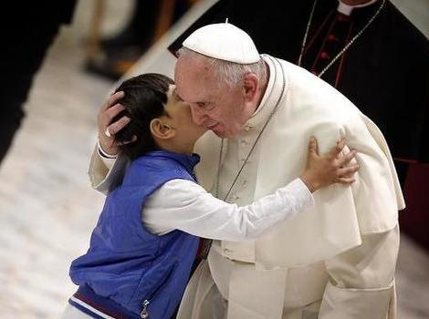 Papu Franju vole i djeca (Foto: EPA)