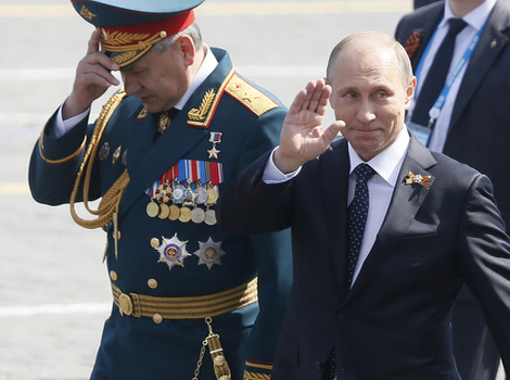 Putin i ruski ministar odbrane Sergei Shoigu (Foto: EPA)