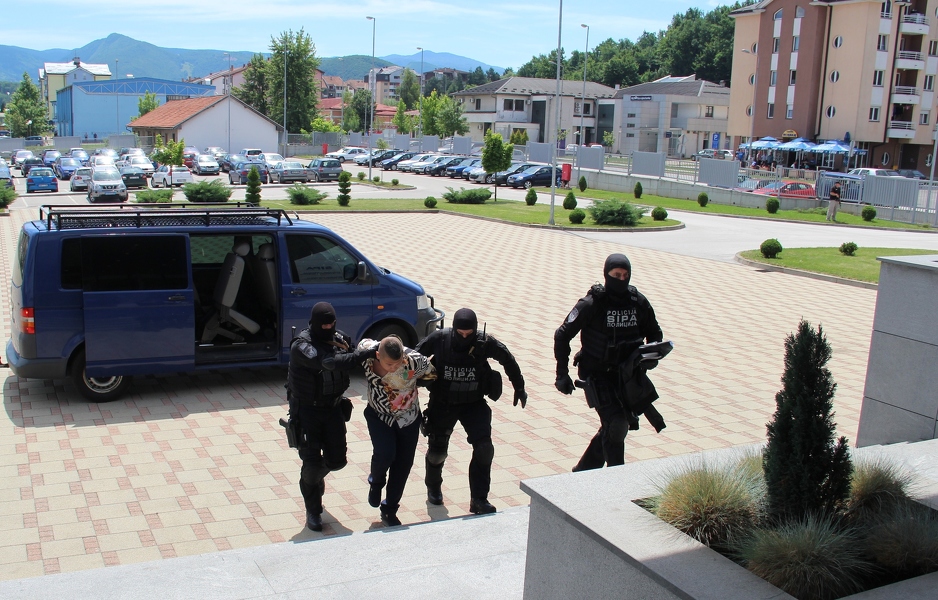 Privođenje osumnjičenih u prostorije SIPA-e (Foto: SIPA)