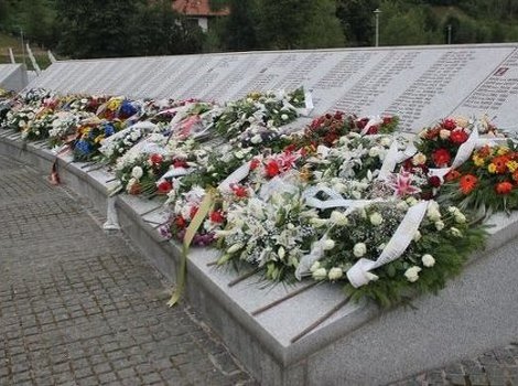 Čengić: Svaka četrnaesta žrtva ukopana u Potočarima je dijete