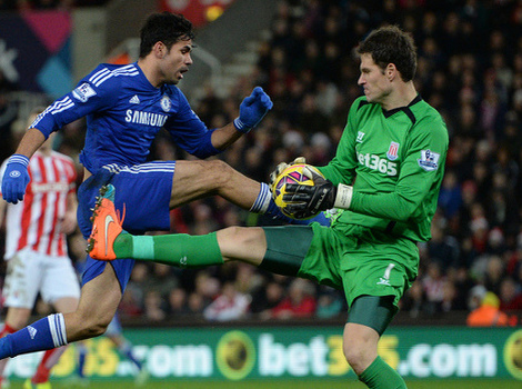 Diego Costa i Asmir Begović (Foto: AFP)