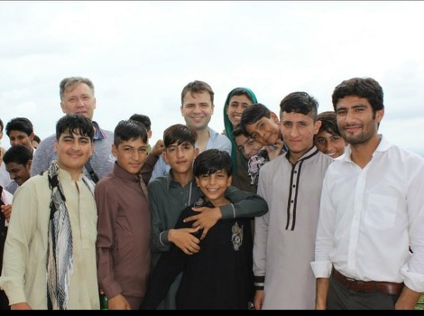 Ambasador BiH u Pakistanu sa srednjoškolcima koji dolaze u BiH