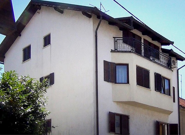 Po sprat kuće u Zagrebu kupili su punac Dragana Čovića i Branko Kolobarić početkom 1998. godine. Tada su Čović i Kolobarić bili čelni ljudi u mostarskoj firmi “Soko”.