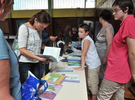 Razmjena udžbenika za škole na području Općine Centar (Foto: Nedim Grabovica/Klix.ba)