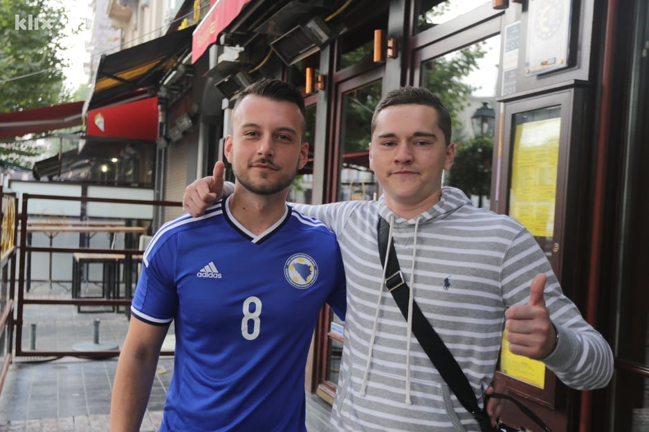 Sarajlije Kenan i Alen stigli iz Londona da bodre Zmajeve (Foto: Feđa Krvavac/Klix.ba)