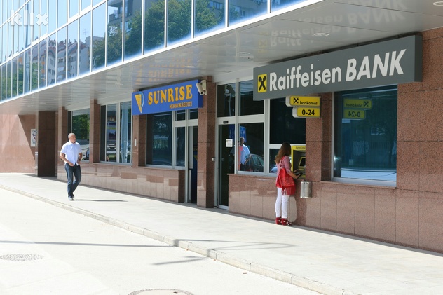 Opljackana Poslovnica Raiffeisen Banke U Sarajevu Klix Ba