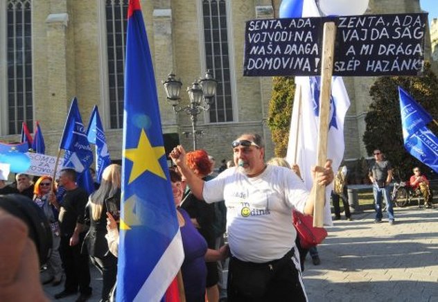 Protestna šetnja održana 5. oktobra<br />
u Novom Sadu (Foto: Blic)