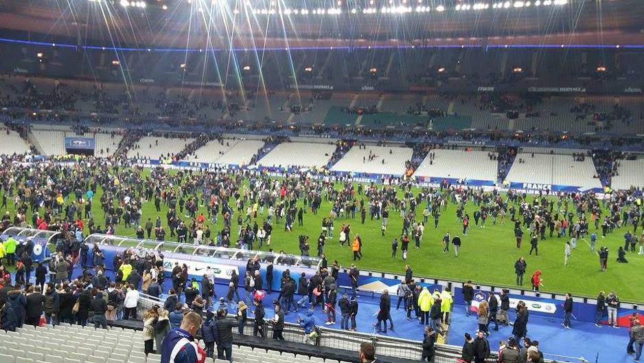 Publika na terenu Stade de Francea