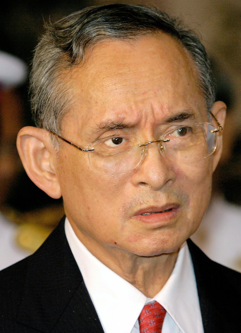 Kralj Bhumibol Adulyade (88) izgleda da ne voli šale na svoj račun (Foto: EPA)