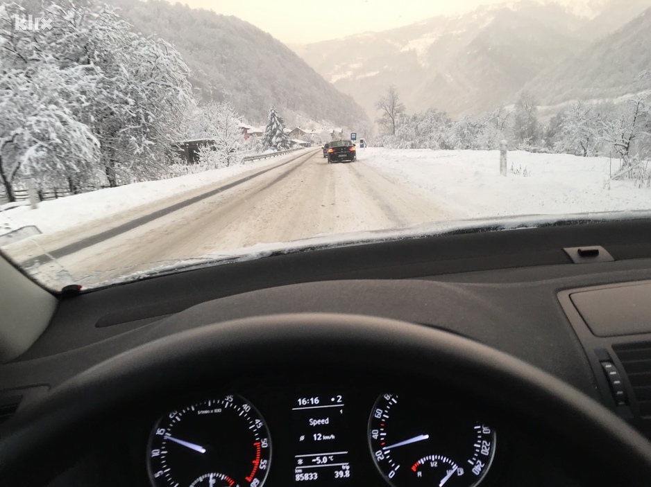 Magistralni put M17 očišćen Na terenu angažovano osam grtalica koje