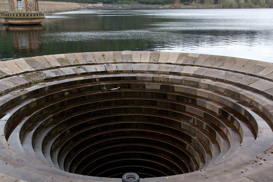 Odvodi brane na jezeru Ladybower