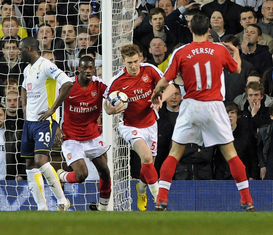 Niklas Bendtner je postigao gol Tottenhamu šest sekundi nakon ulaska u igru