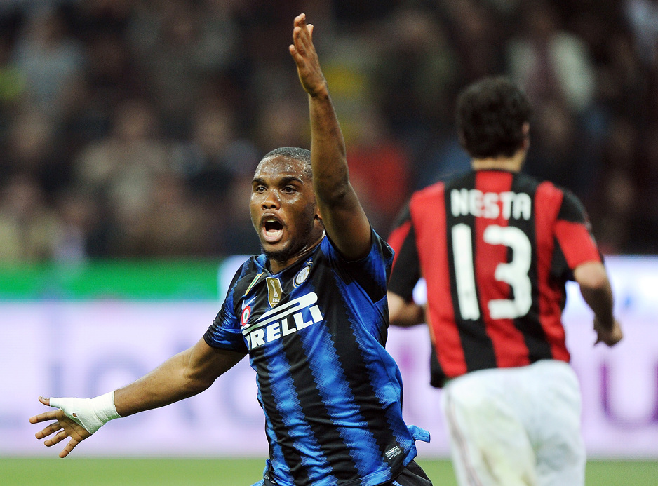 Samuel Eto'o i Alessandro Nesta (Foto: AFP)