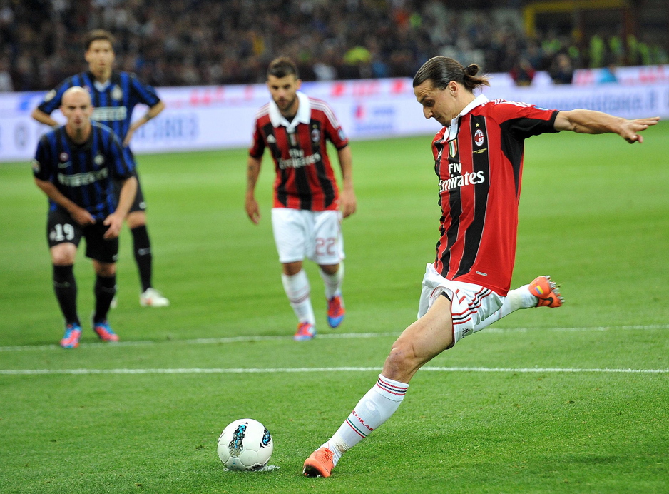 Zlatan Ibrahimović postiže gol iz penala (Foto: EPA)